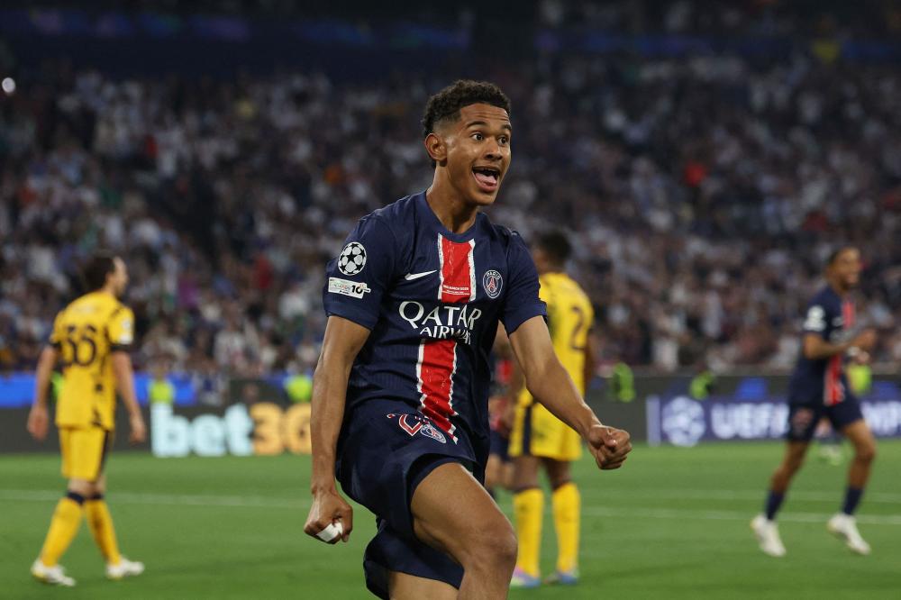 特伦特受伤：皇家马德里的右路危机